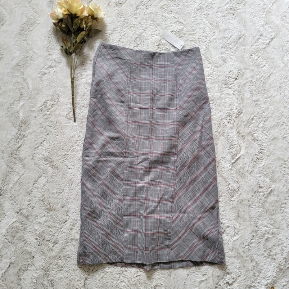 NewYork& Co. Tartan Gray Black Red Fitted Skirt Bottom Back Ruffle‎ New Sz 0